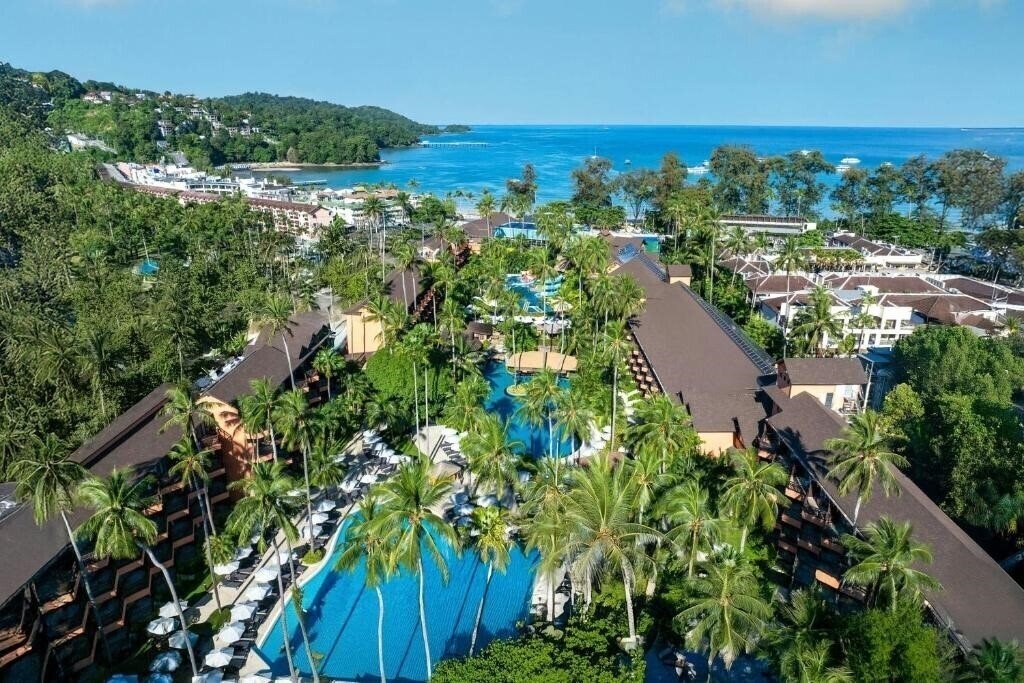 Отель Courtyard by Marriott Phuket, Patong Beach Resort 4*