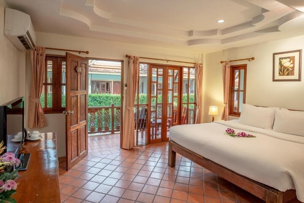 Фото Bangtao Village Resort 3*