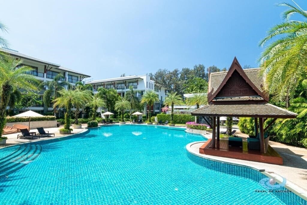 Отель Pearl Of Naithon 4*