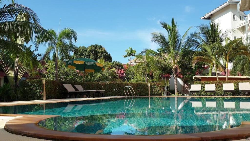 Готель Dome Resort 2*