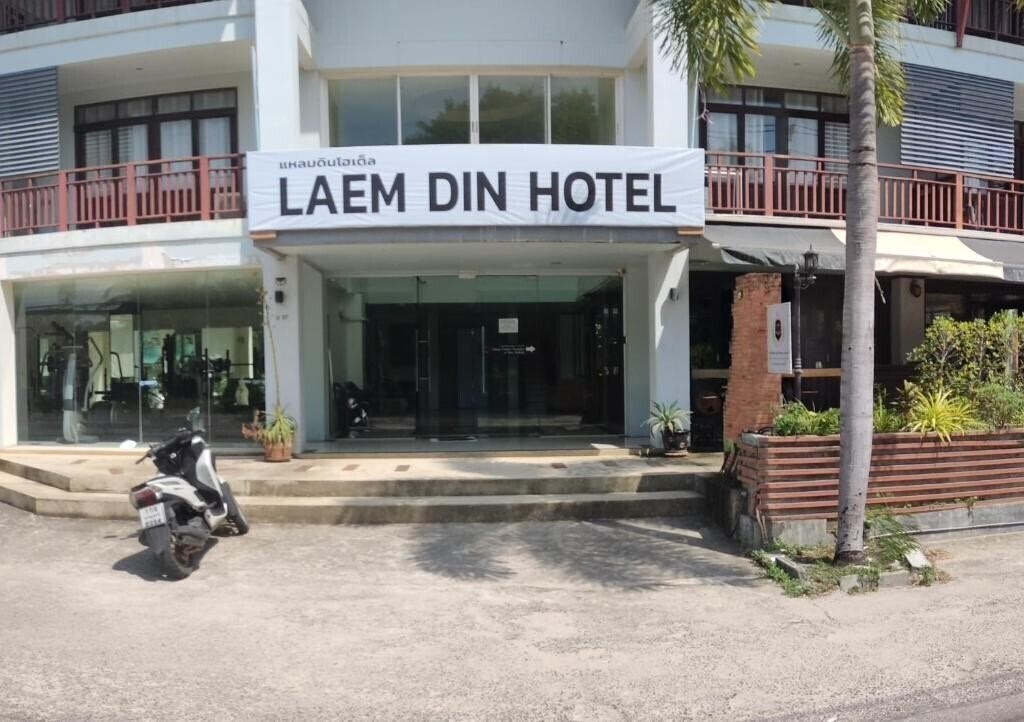 Готель Laem Din Hotel 3*