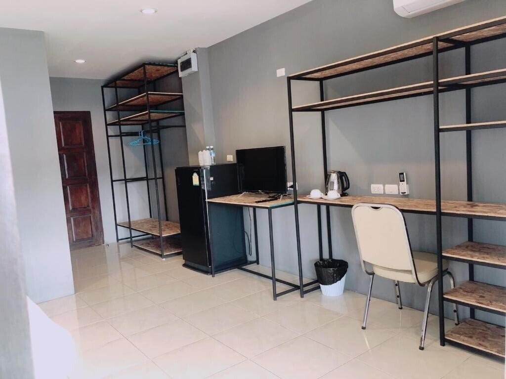 Фотографія Laem Din Hotel 3*