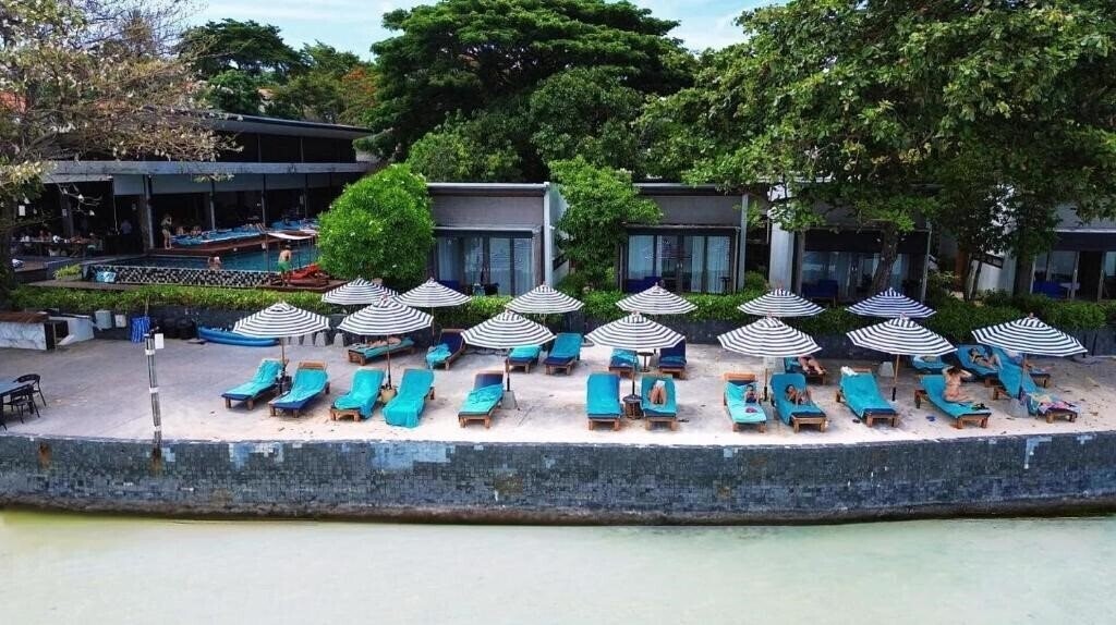 Готель Casa De Mar 4*