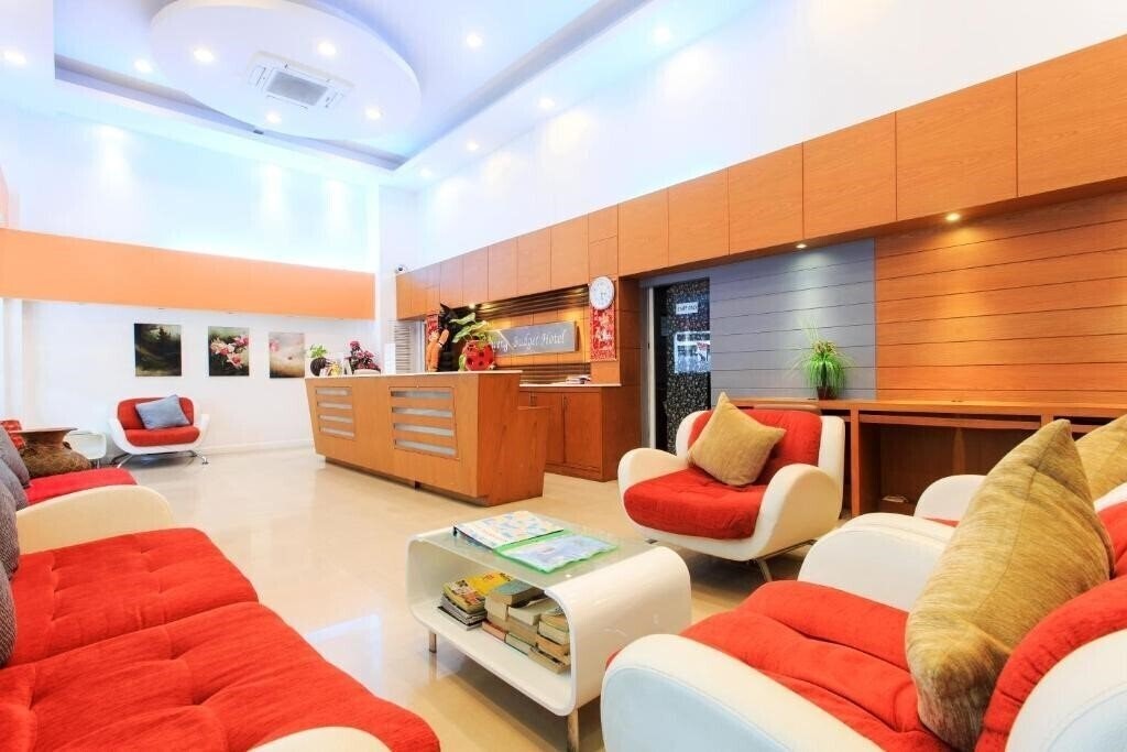 Отель Chaweng Budget Hotel 3*