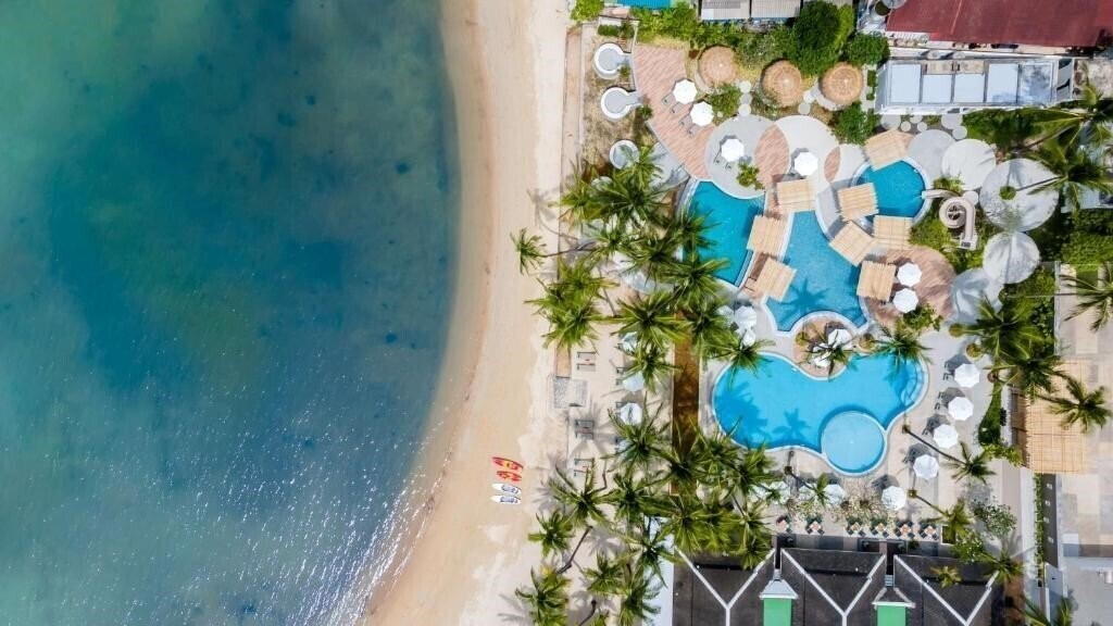 Отель Outrigger Koh Samui Beach Resort Lamai 5*