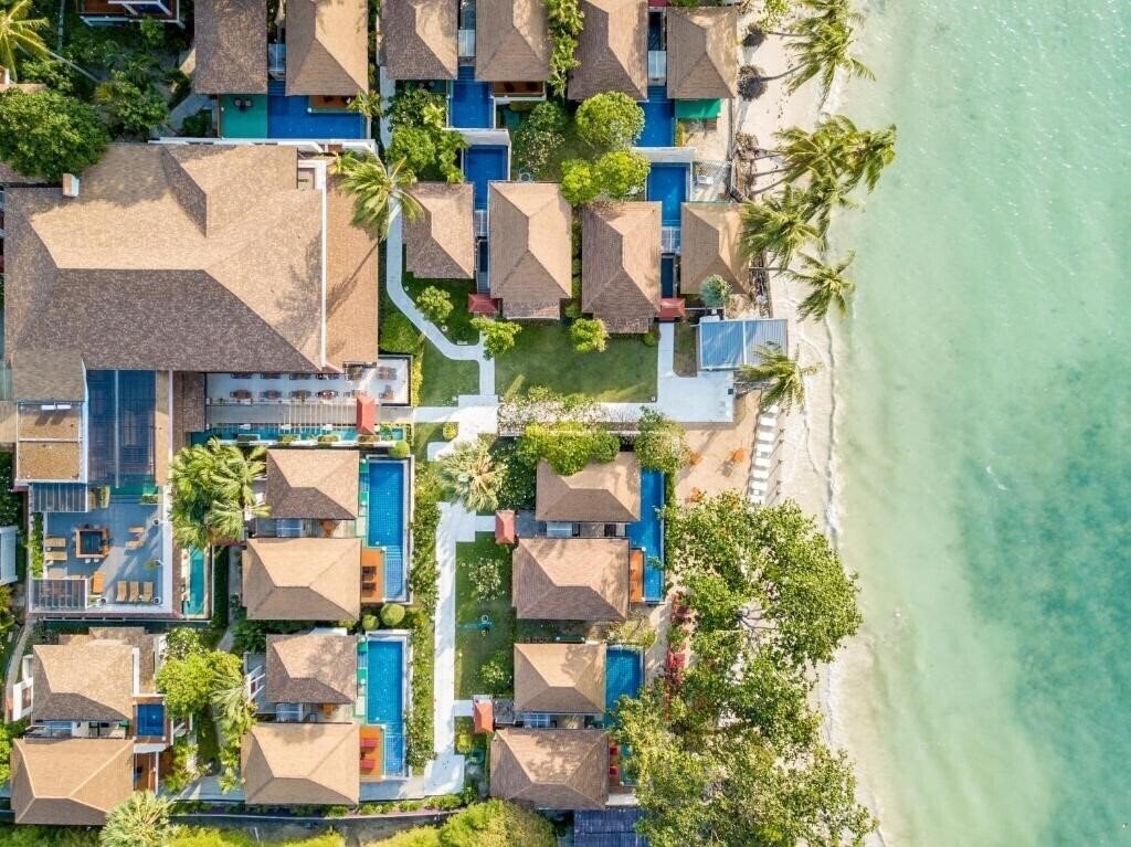 Готель Briza Beach Resort & Spa Samui 4*