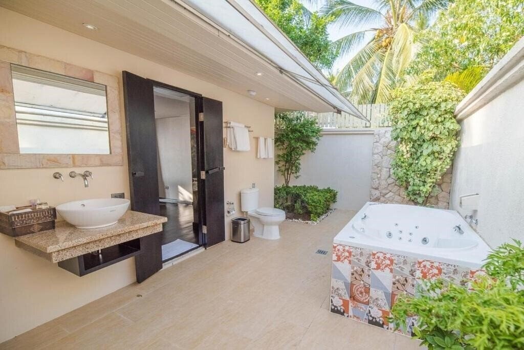 Фотографія The Sunset Beach Resort & Spa, Taling Ngam 4*