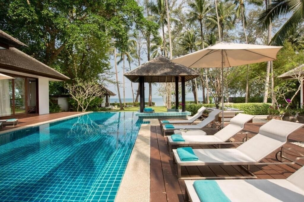 Отель Ban Suriya 5*