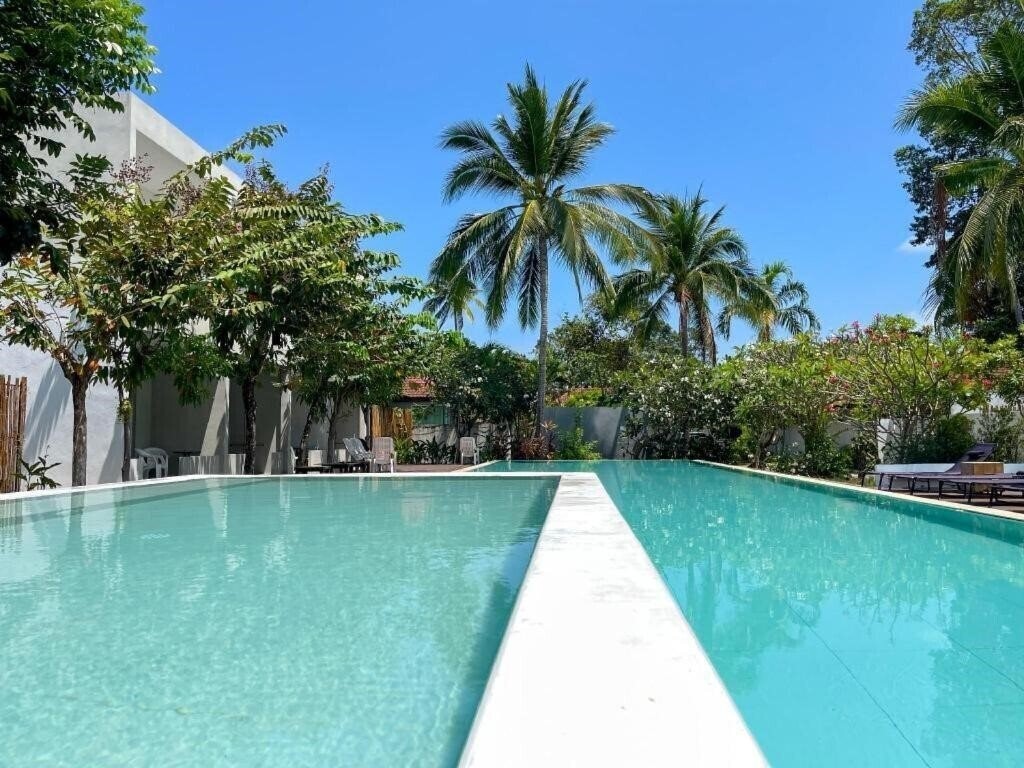 Готель The Living Pool Villas 3*