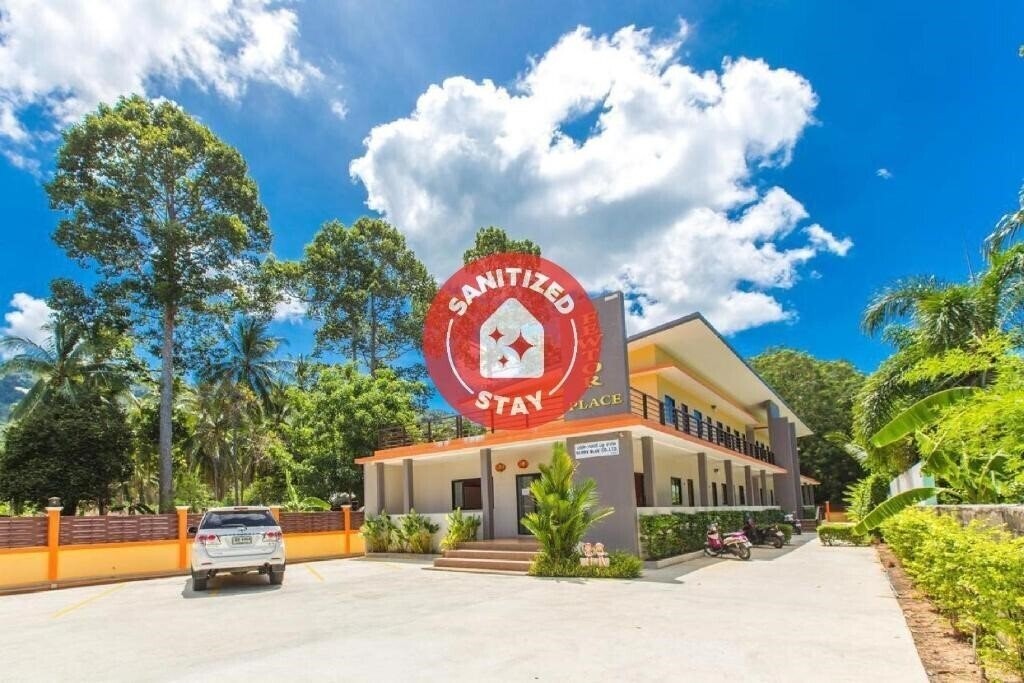 Готель Fewtor Place 2*