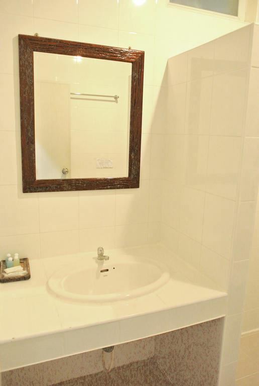 Фотографія Lek City Hotel 2*