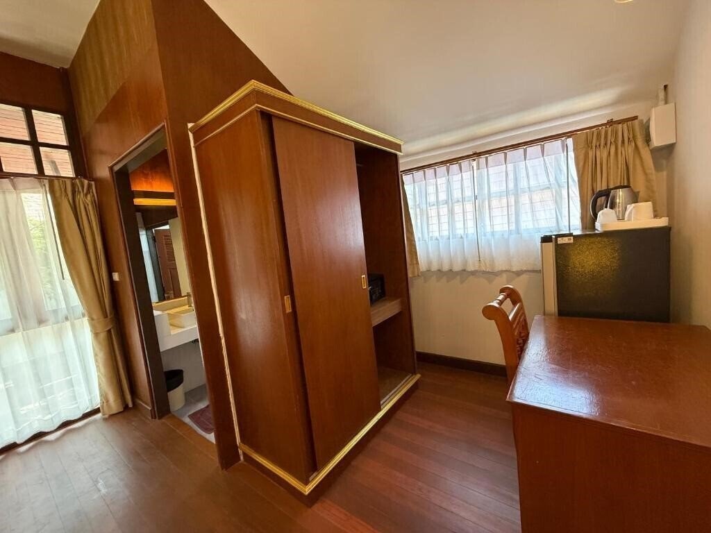 Отель Utopia Resort 2*