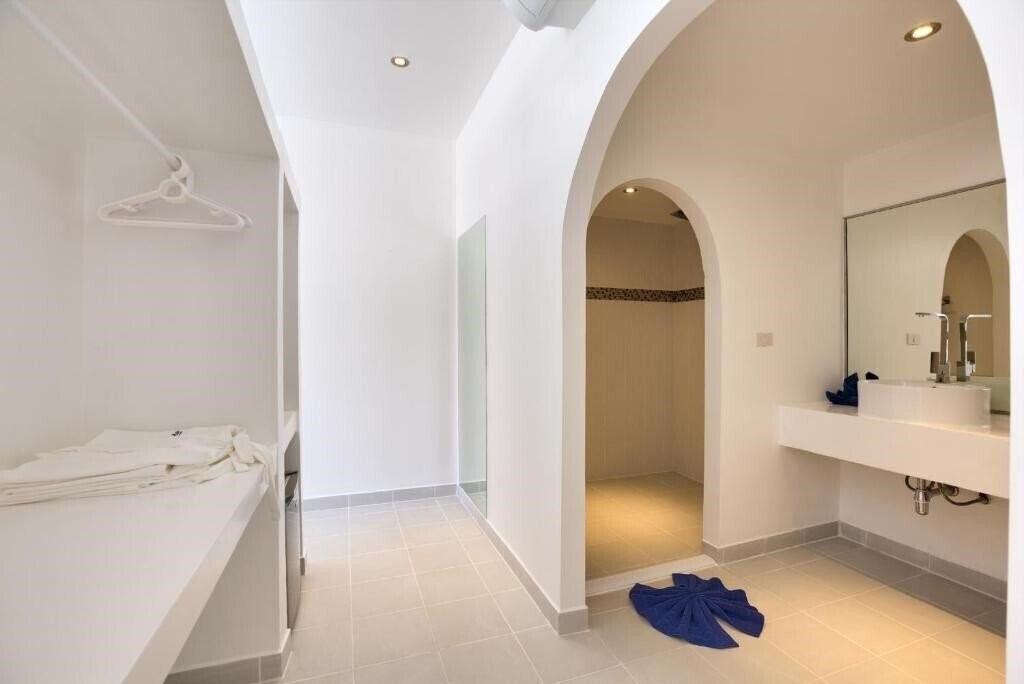 Фотография La Perle Luxury Boutique Hotel 4*