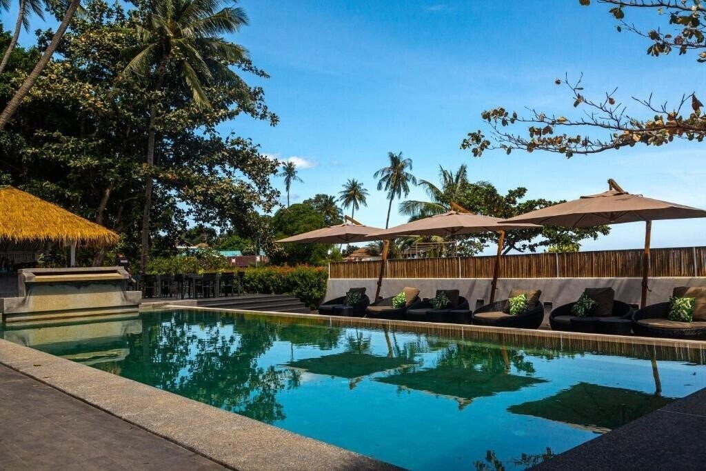 Отель Zara Beach Resort 3*