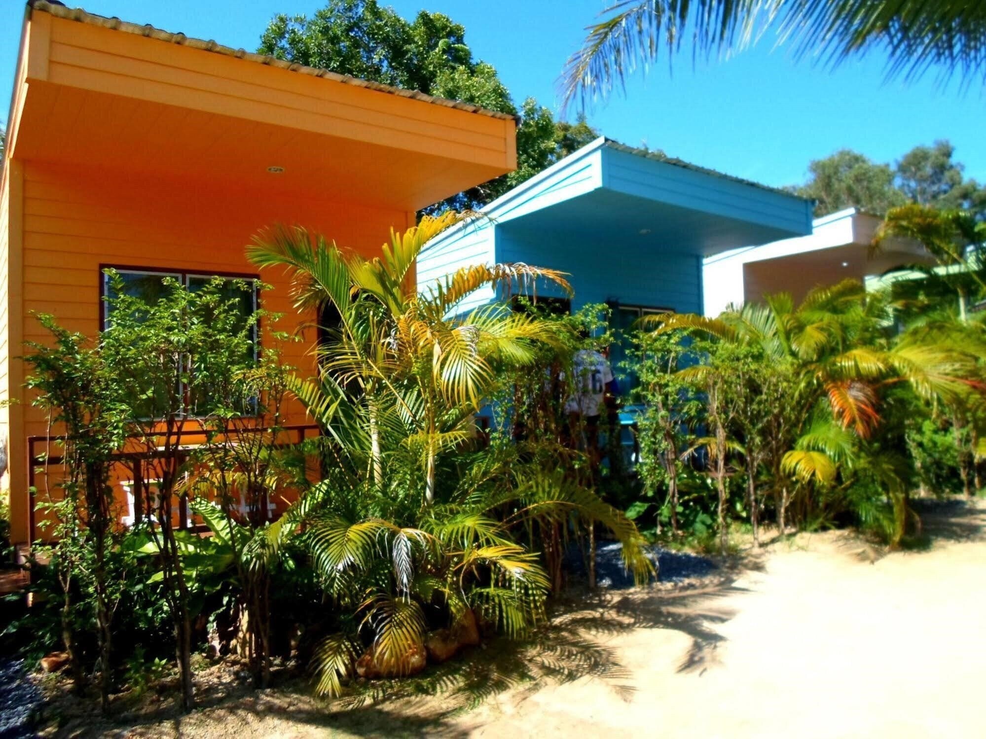 Отель Rewadee Garden Resort 2*