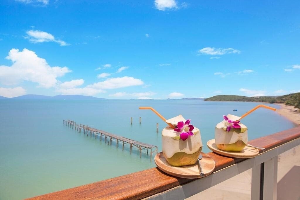 Готель Enjoy Beach Hotel & Restaurant 3*