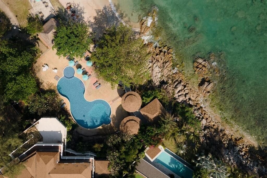 Готель The Bay Samui 3*