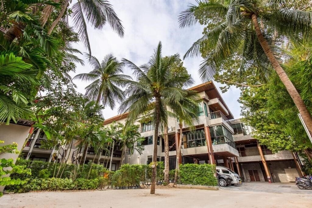 Готель J4 Hotel Samui 3*