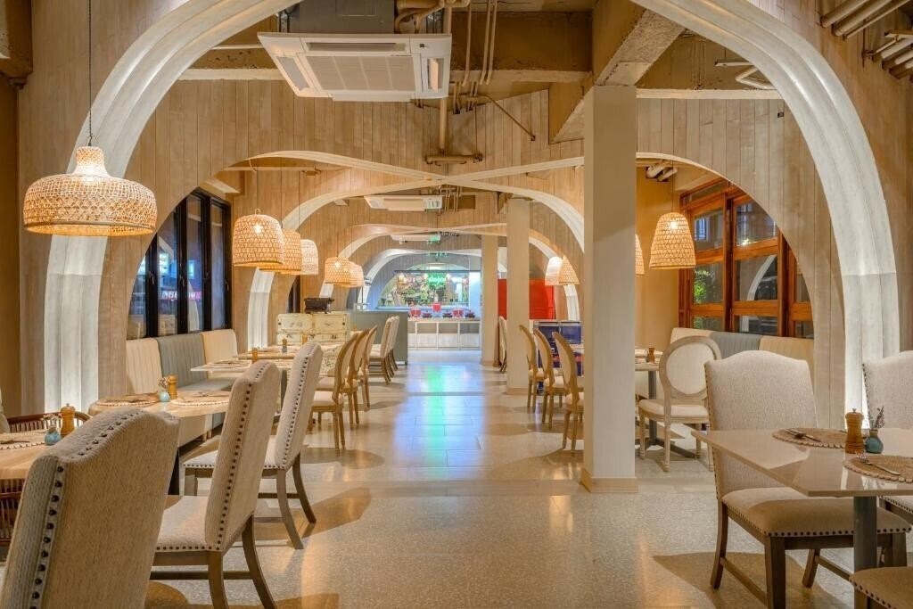 Картинка Centara Life Lamai Resort Samui 4*