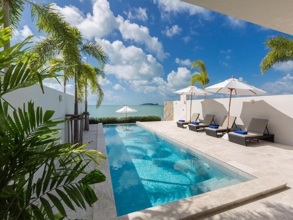 Фото Skye Beach Hotel 4*