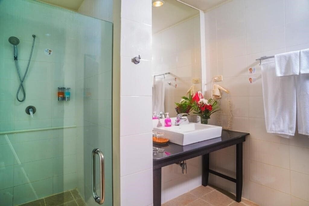 Фотография Hive Hotel 3*