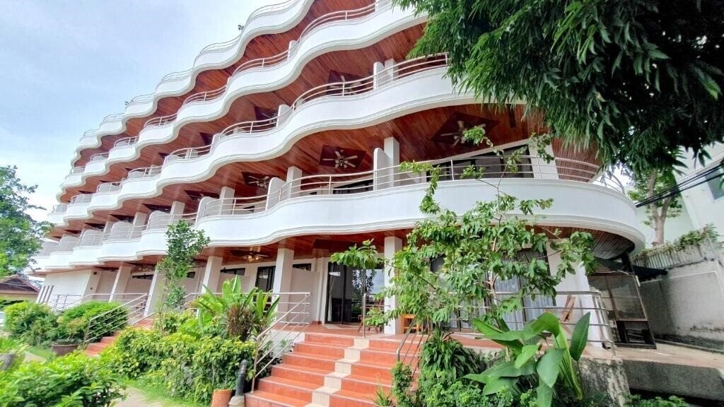 Отель Smile Samui Chaweng Beach Front Resort 3*