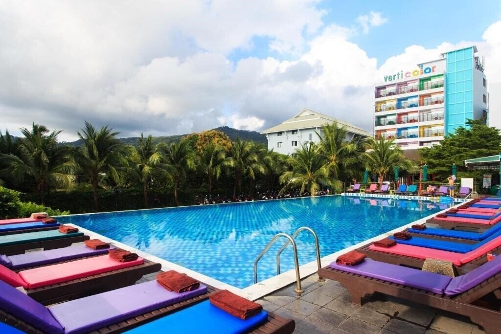 Готель Samui VertiColor 3*