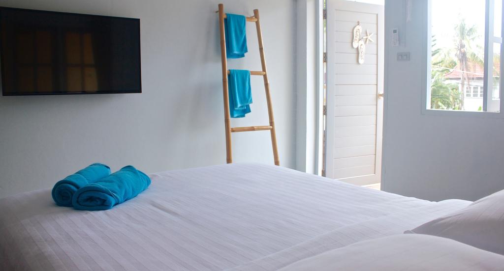 Фотографія Beach House 3*