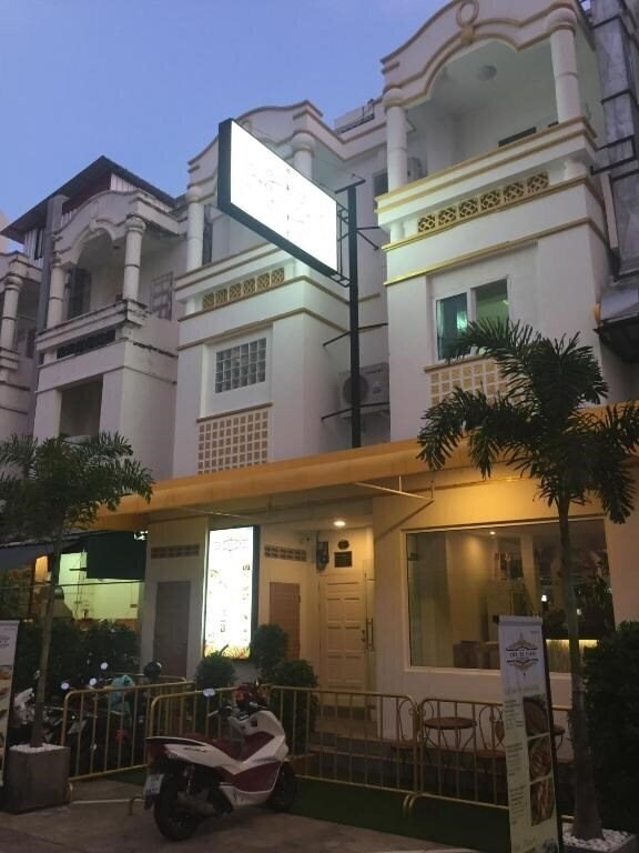 Картинка Cafe De Paris 3*
