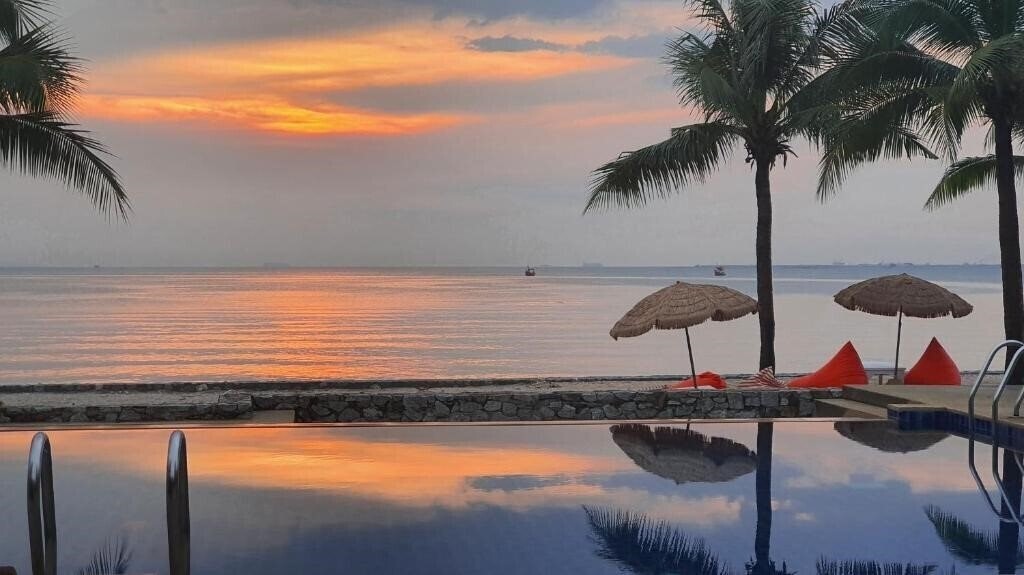 Готель Serene Sands 3*