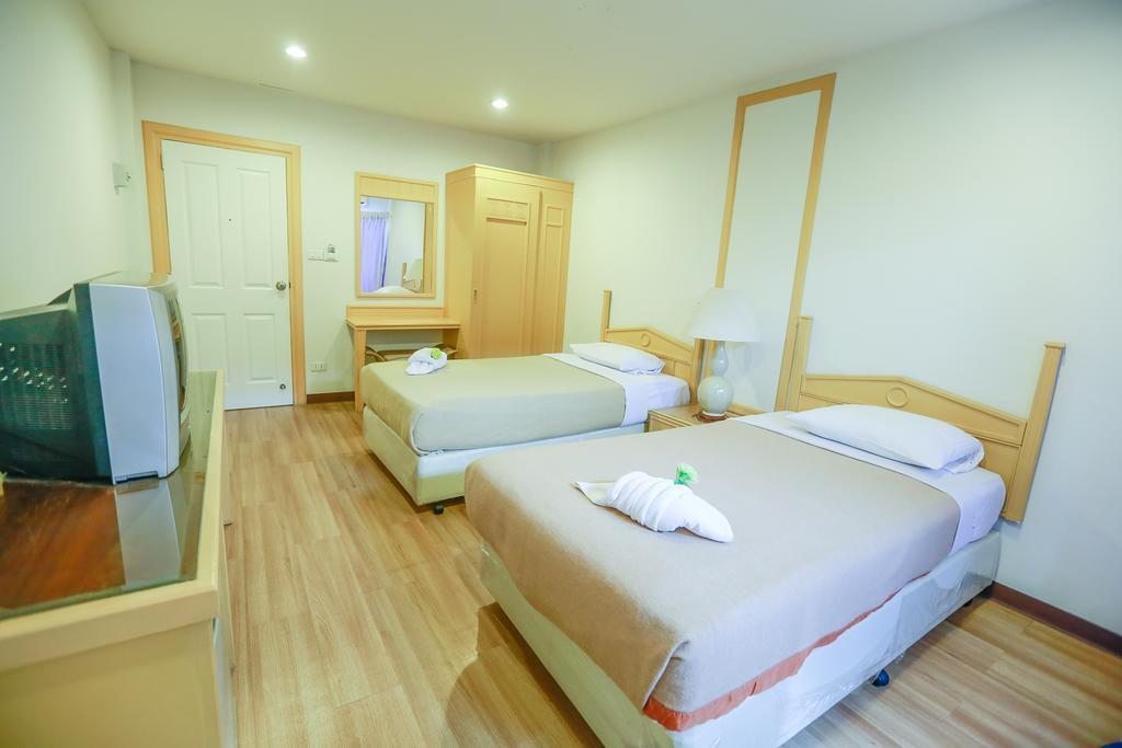 Готель Deeden Pattaya Resort 2*