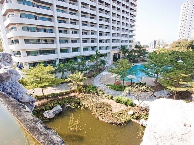 Готель R-Con Wong Amat Suite 3*