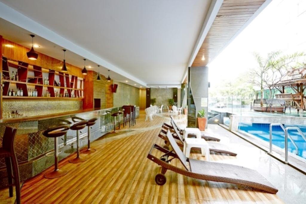 Отель Ease Jomtien Hotel 3*