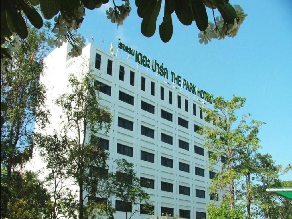 Готель The Park Hotel 3*