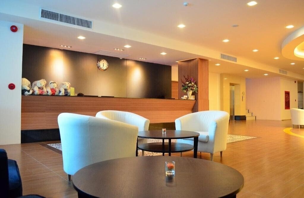 Фотографія Tevan Jomtien Hotel 3*