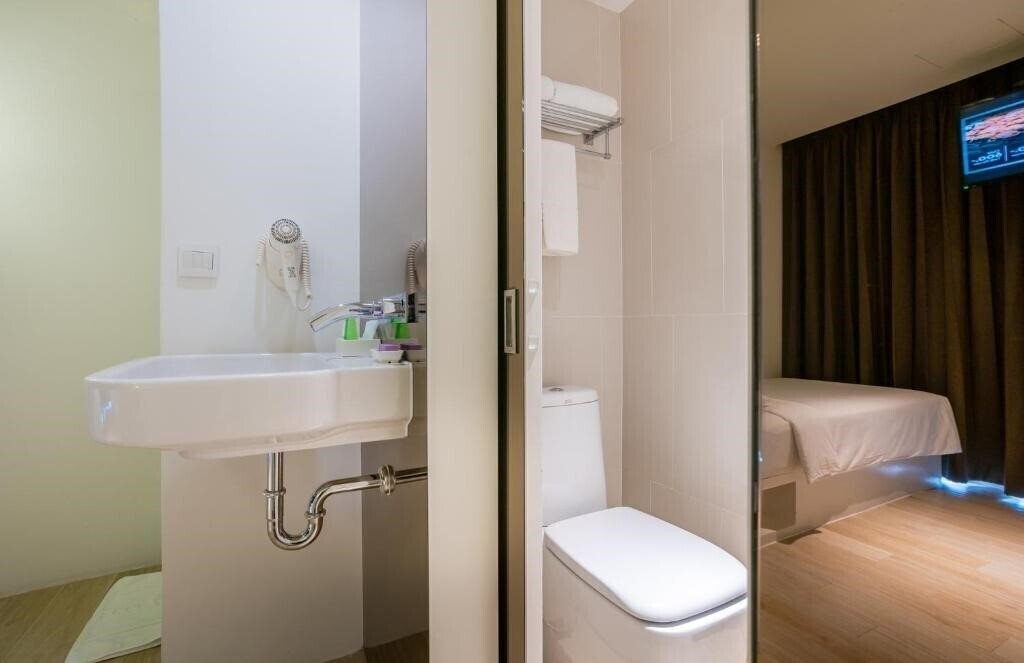 Фото A-One Star Hotel 3*