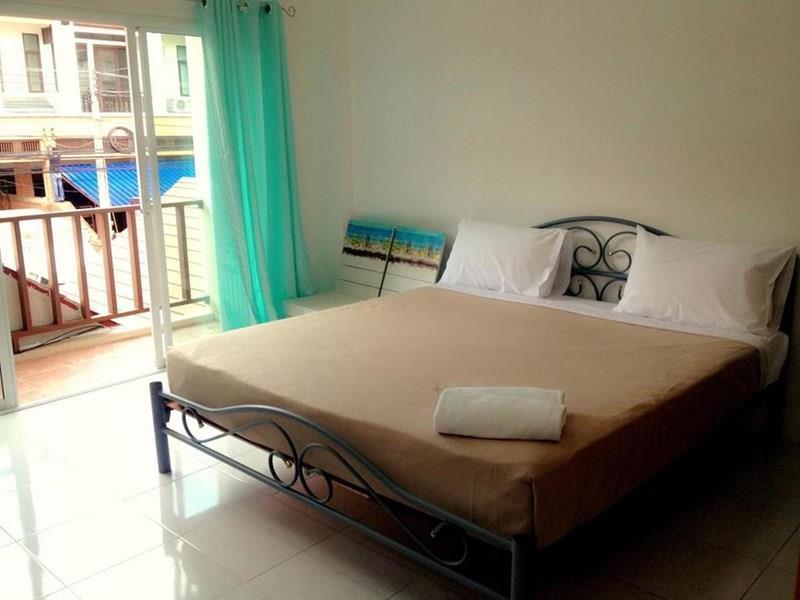 Фотография Beach House Pattaya 2*