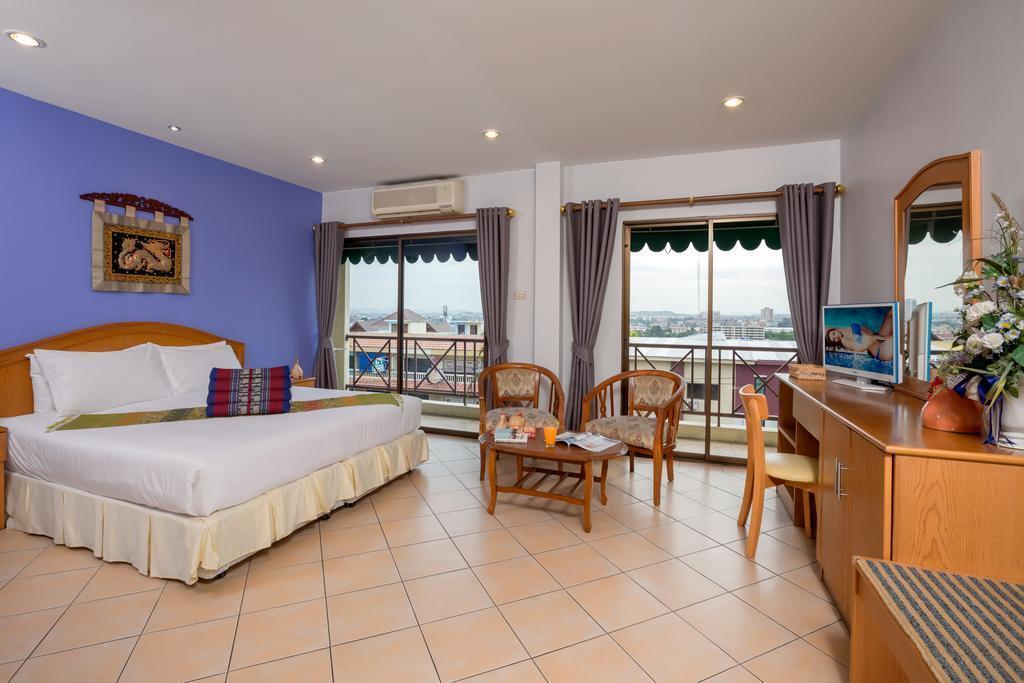 Готель Seven Oaks Inn 2*