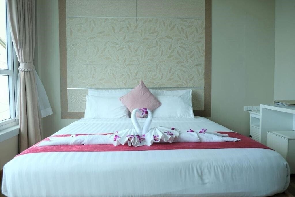 Картинка The Beach Front Resort 3*