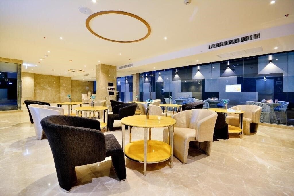 Изображение Centra Avenue Pattaya 4*