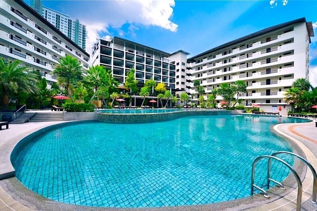 Фото Sunday Wongamat Privacy Pattaya 3*