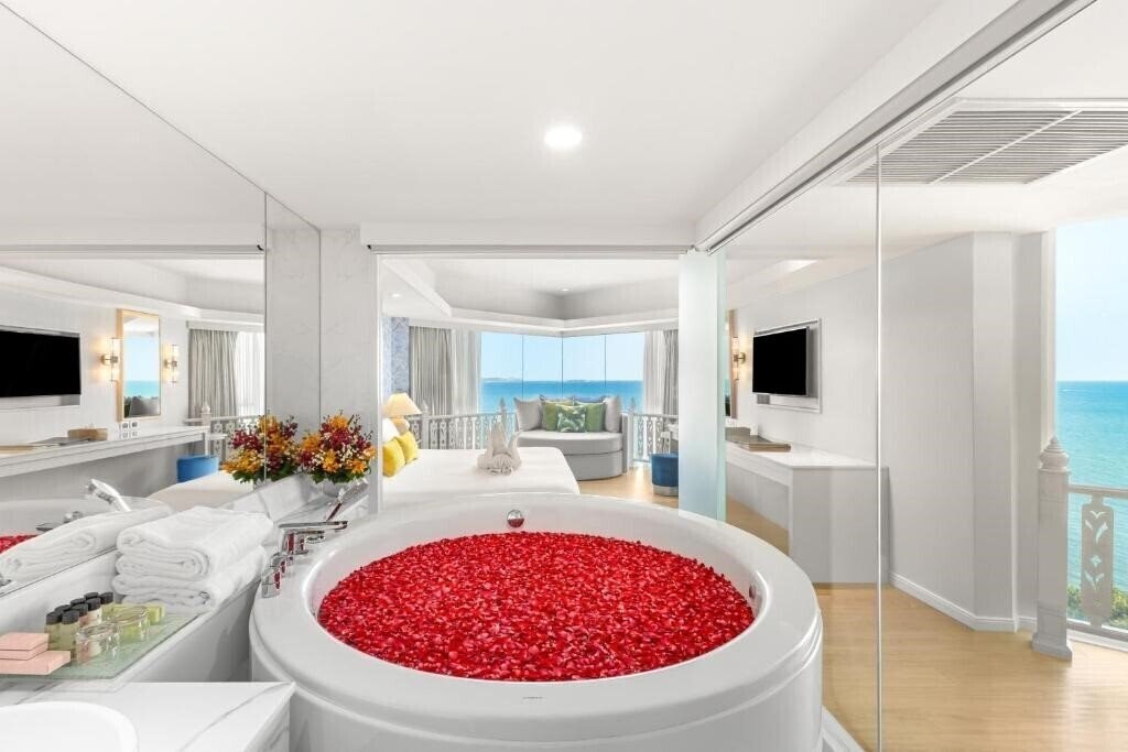 Фотографія Royal Cliff Hotels Group 5*