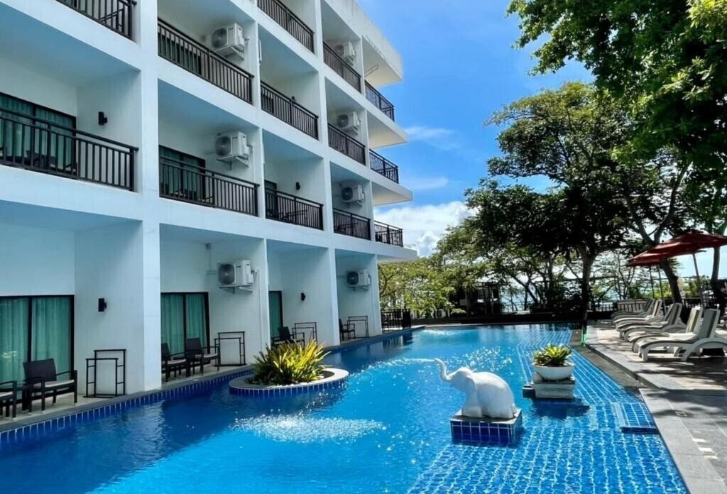Фото Cosy Beach Resort & Spa Deluxe Wing 4*