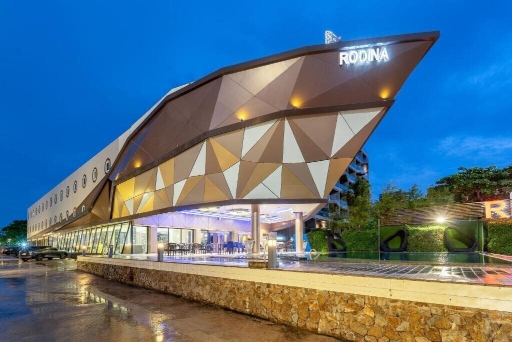 Отель Rodina Beach Hotel 3*
