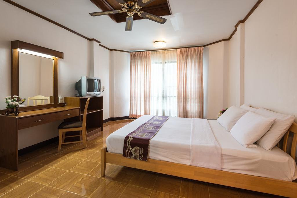 Готель Seashore Pattaya Resort 3*