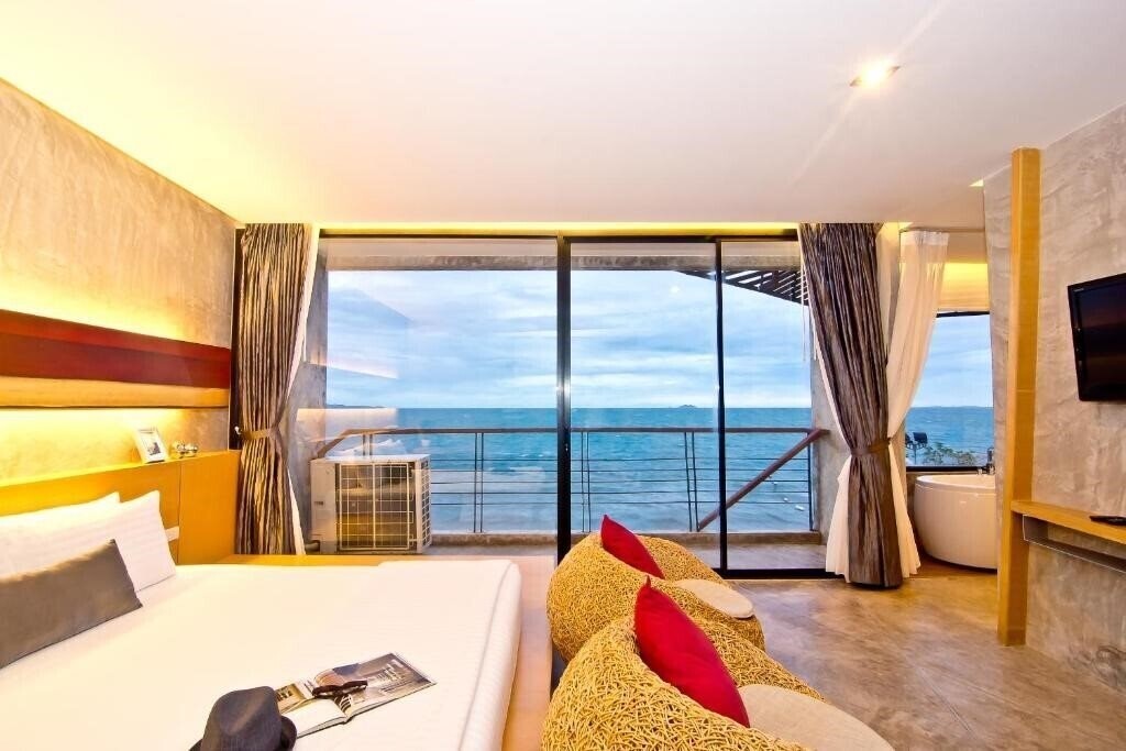 Отель The Now Jomtien Beach Hotel 4*