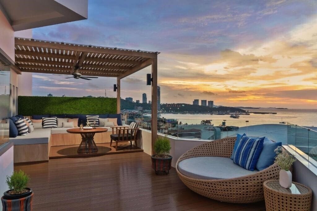 Отель The Pattaya Beach Resort 3*