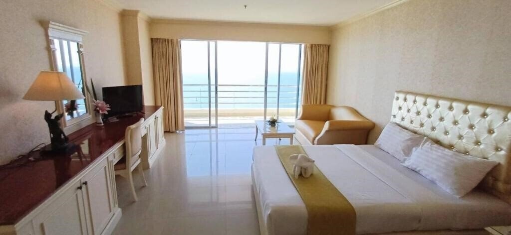 Зображення Adriatic Palace Pattaya 4*