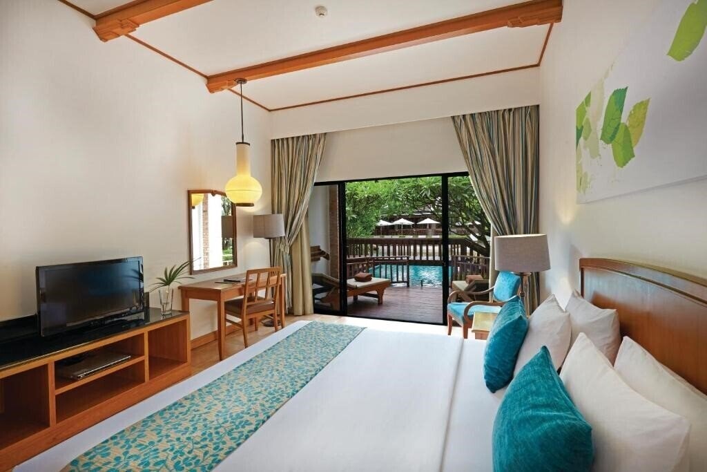 Фото Woodlads Hotel 4*