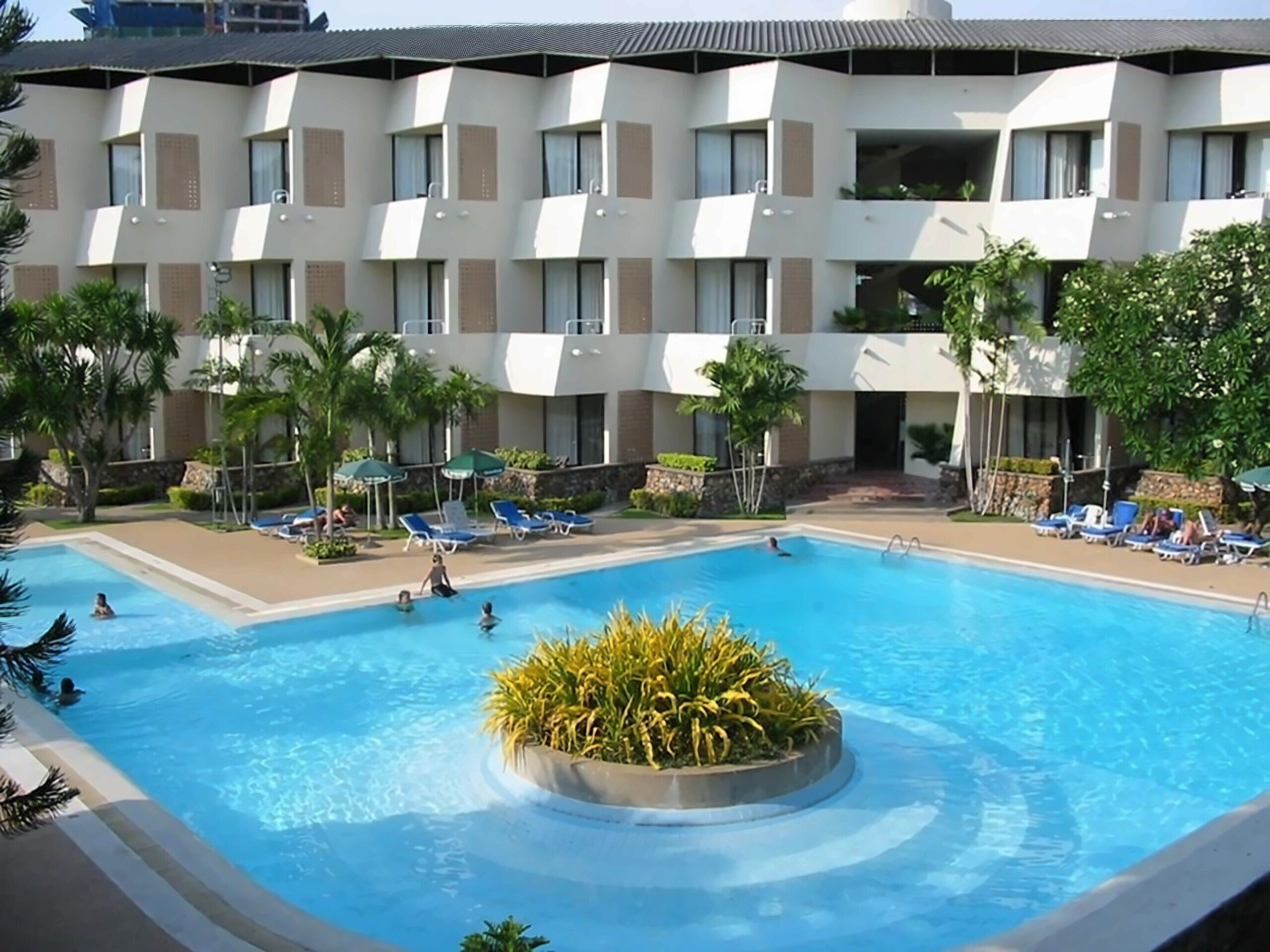 Отель Tropicana Pattaya 3*